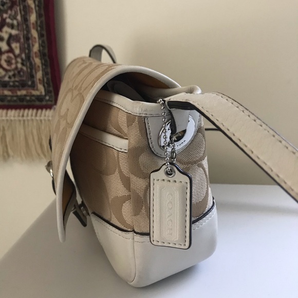 Coach Crossbody - Picture 2 of 4